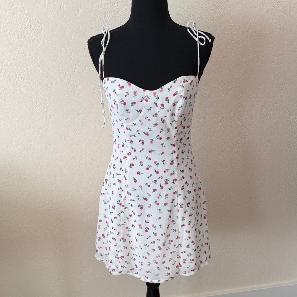 EUC BEGINNING BOUTIQUE Women’s White Floral Tie-Strap Slip Dress SMALL
